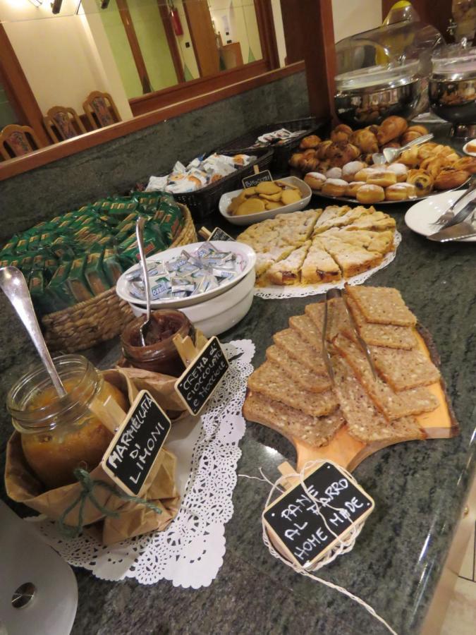 Hotel Italia 바셀가디피네 외부 사진